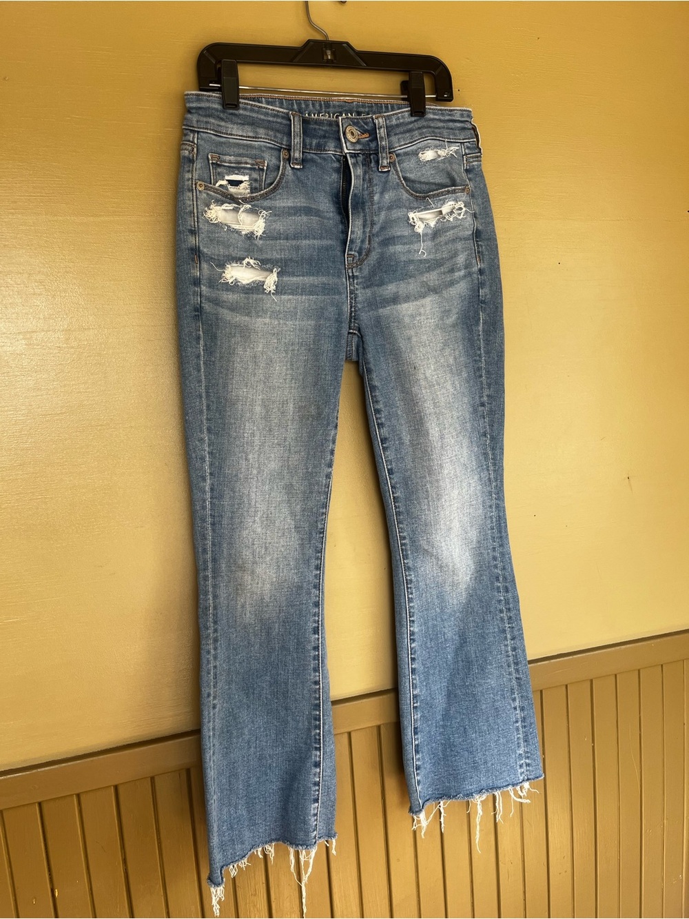 American Eagle Outfitters High Rise Kick Crop Raw hem Stetch Jeans 4 Short